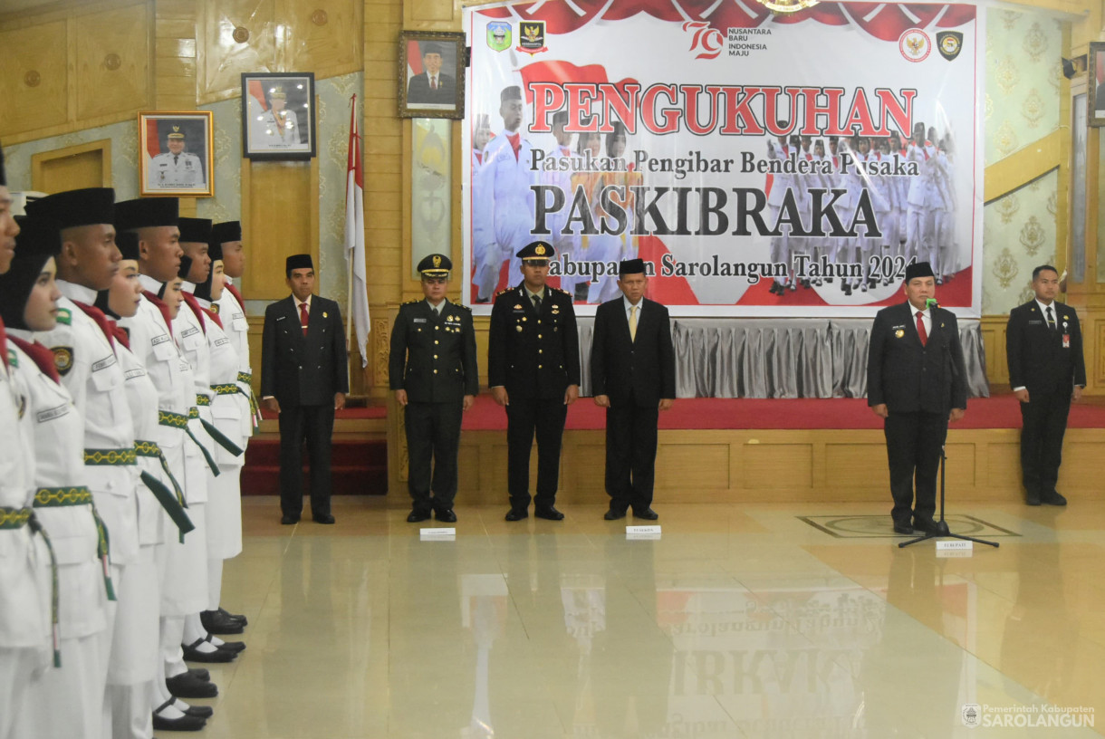 15 Agustus 2024 -&nbsp;Pengukuhan Pasukan Pengibar Bendera Pusaka, Bertempat di Aula Utama Kantor Bupati Sarolangun