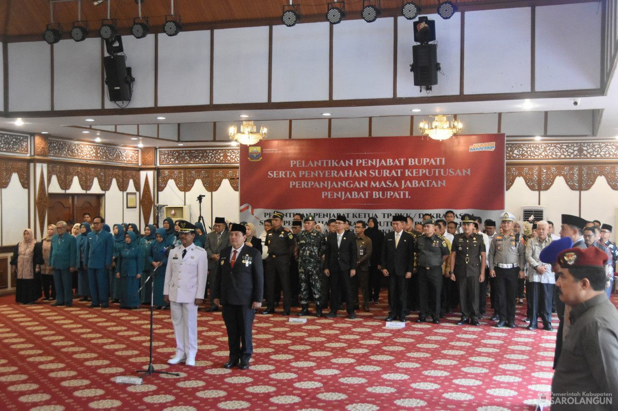 22 Mei 2024 -  Pelantikan Pengukuhan Dan Penyerahan SK Penjabat Bupati Sarolangun Di Auditorium Rumah Dinas Gubernur Jambi