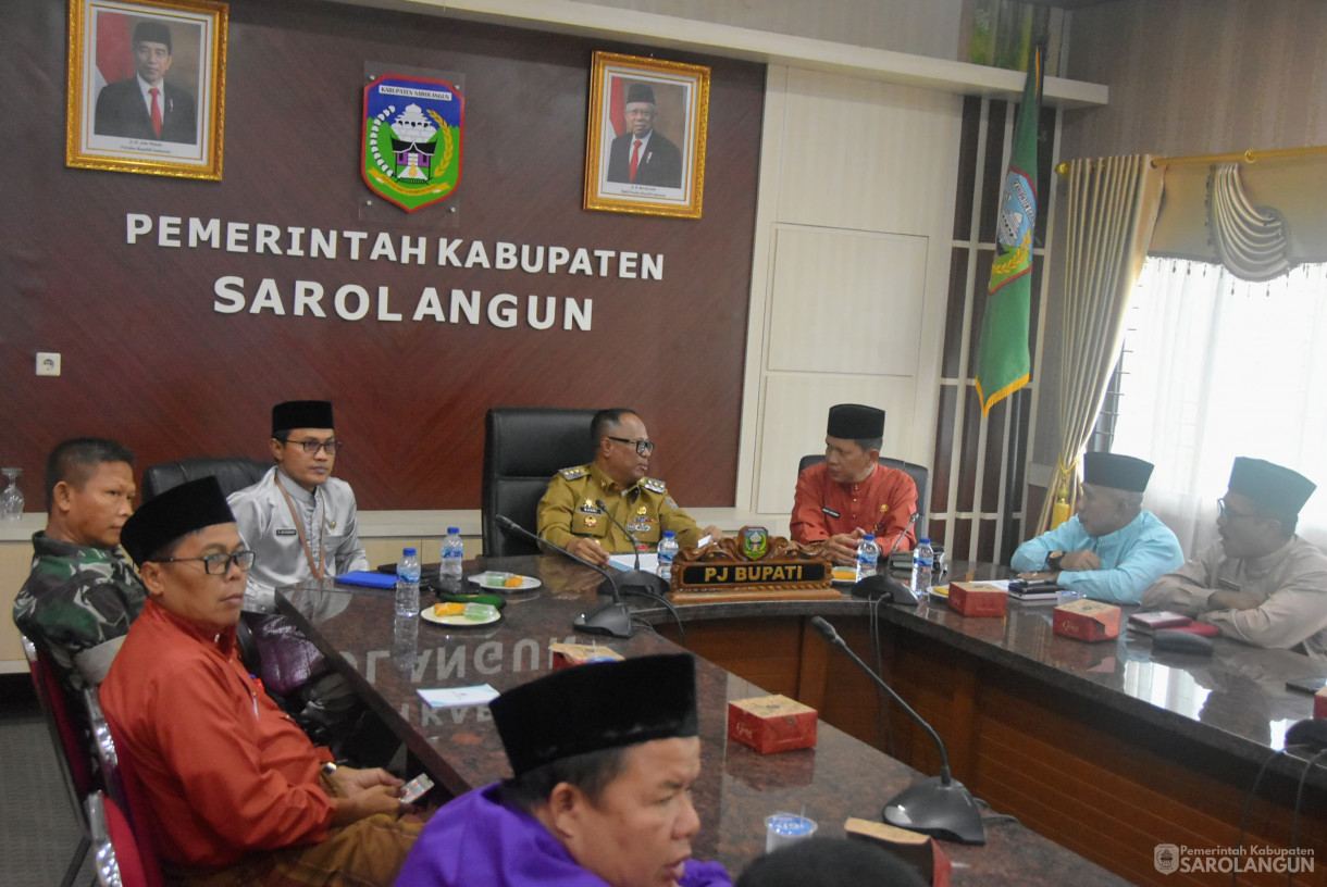 14 Oktober 2024 - Rapat TPID Via Zoom Meeting, Bertempat di Ruang Pola Kantor Bupati Sarolangun