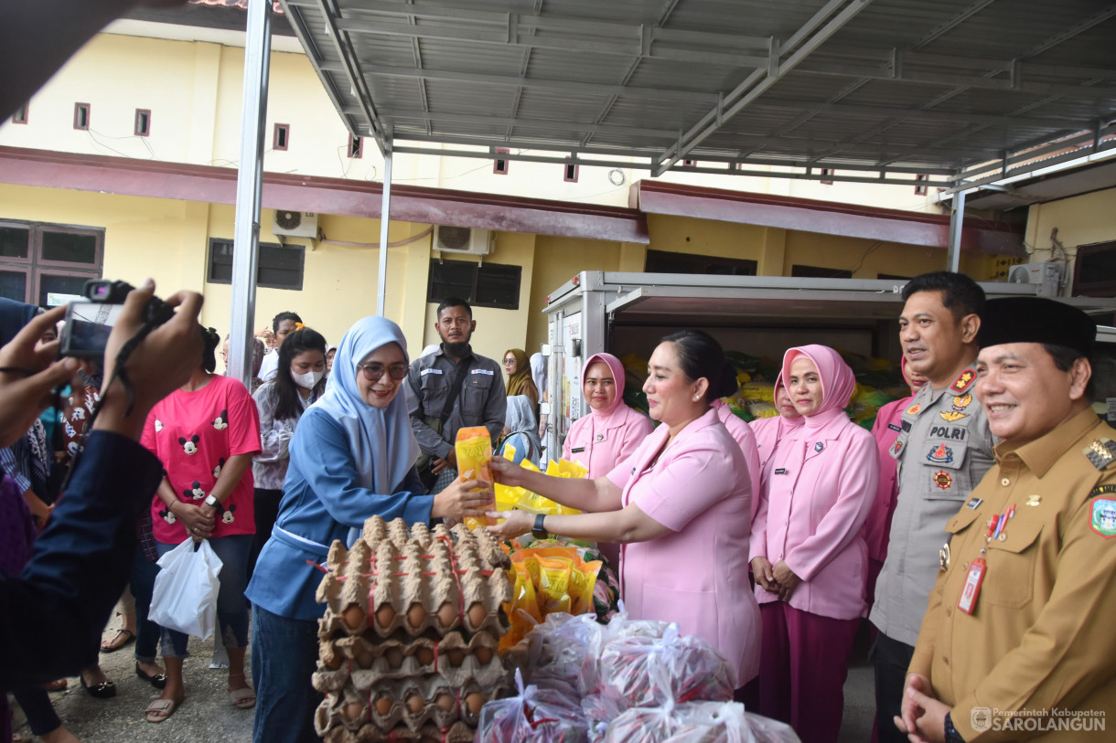 25 Maret 2024 - Operasi Pasar Murah Bersama Yayasan Kemala Bhayangkari Peduli Di Halaman Polres Sarolangun