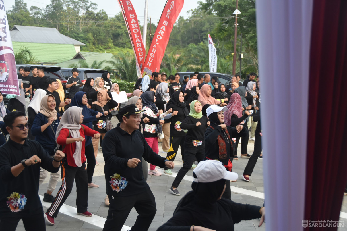 24 Desember 2023 - Senam Sehat Bersama KPU Dalam Rangka Sosialisasi Pemilu Tahun 2024 Di Lapangan Gunung Kembang Sarolangun