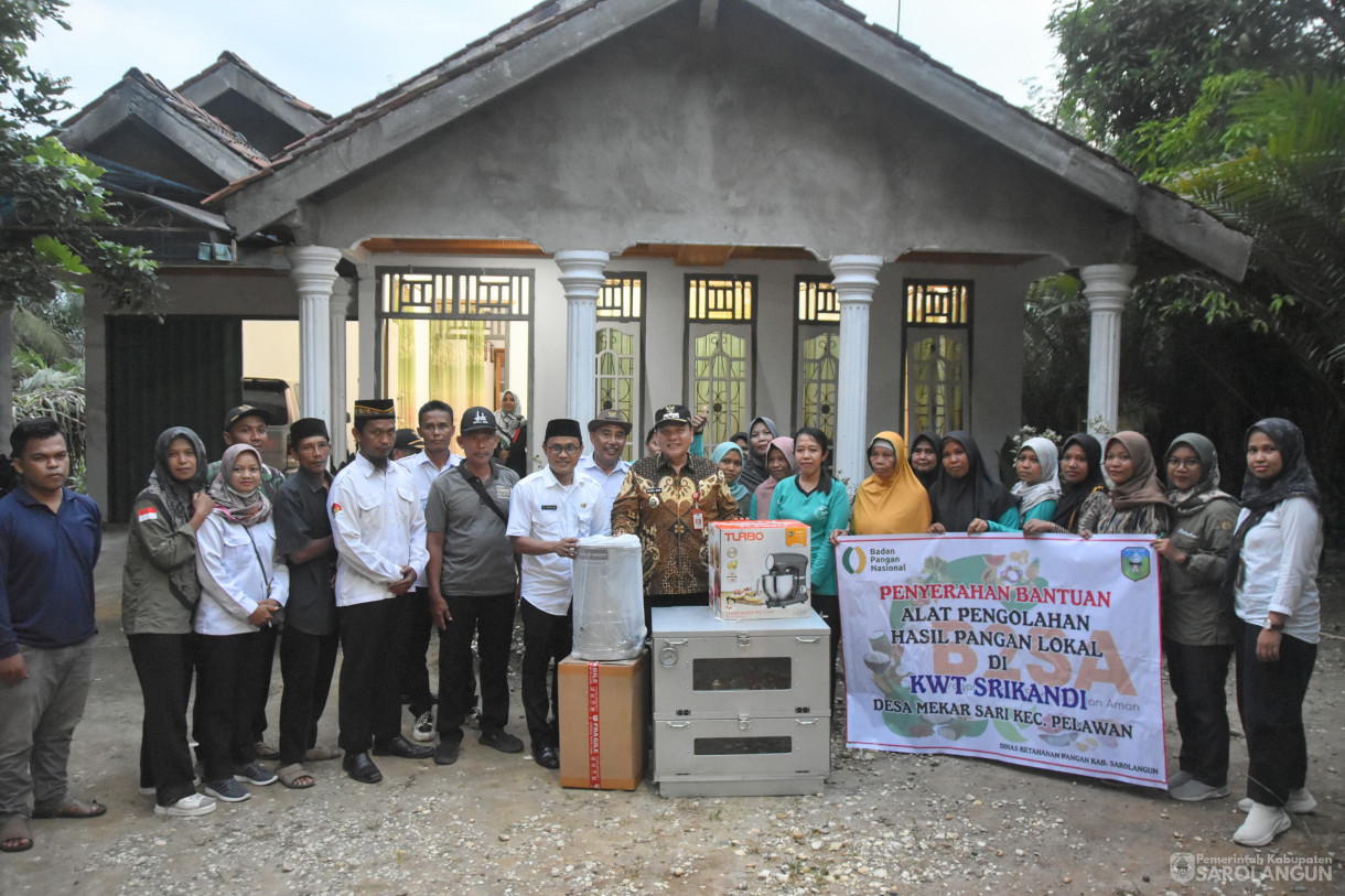 20 Desember 2023 - Penyerahan Bantuan Alat Pengolahan Hasil Pangan Lokal Di KWT Srikandi Desa Mekarsari Kecamatan Pelawan&nbsp;