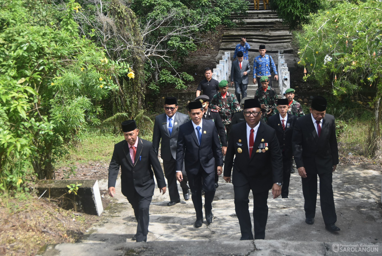 10 November 2024 -&nbsp;Ziarah Taman Makam Pahlawan Kabupaten Sarolangun