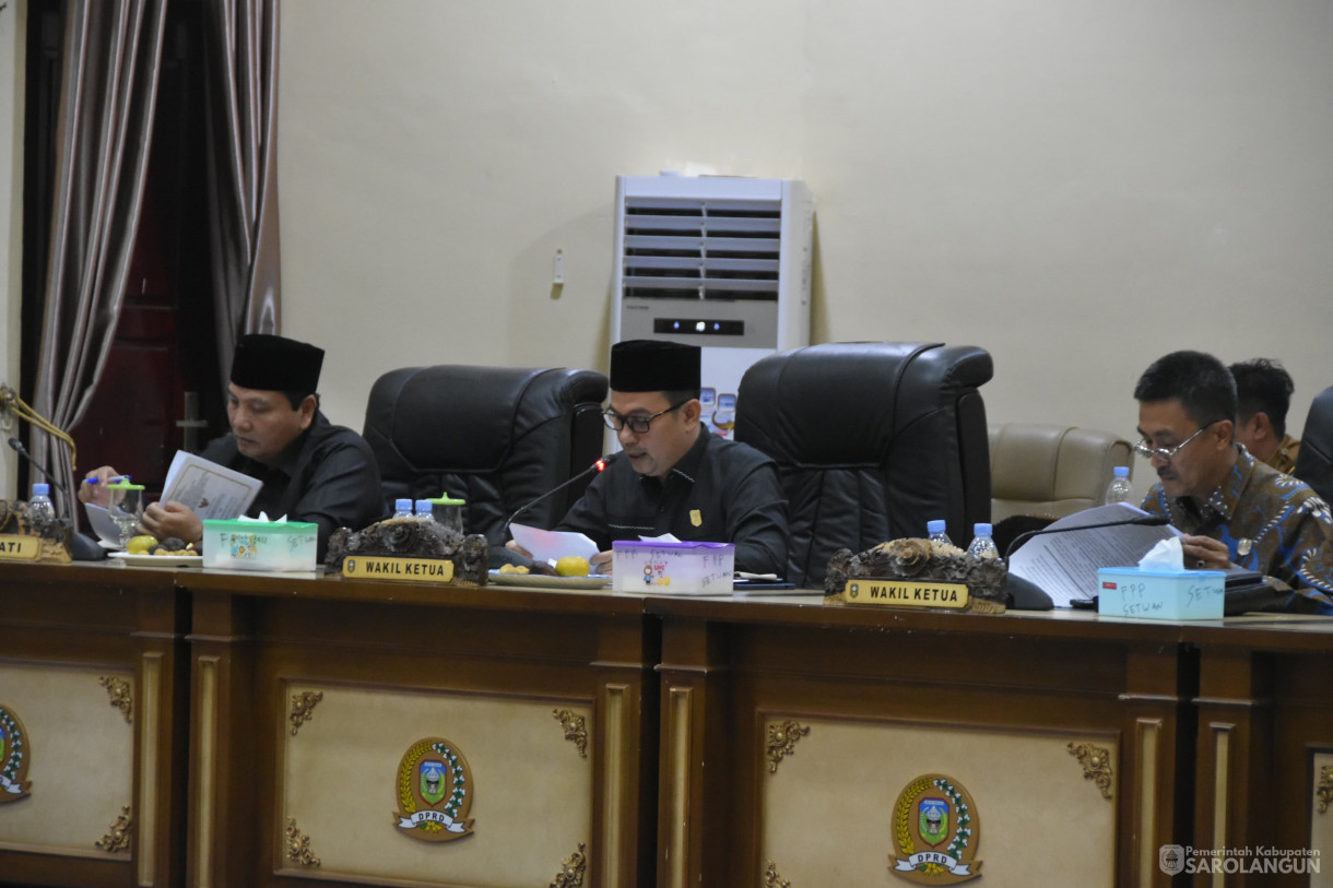 5 Desember 2023 - Rapat Paripurna Tingkat 2 Laporan Banggar Dan Penandatanganan Persetujuan Bersama Terhadap Rancangan Peraturan Daerah APBD Kabupaten Sarolangun Tahun Anggaran 2024