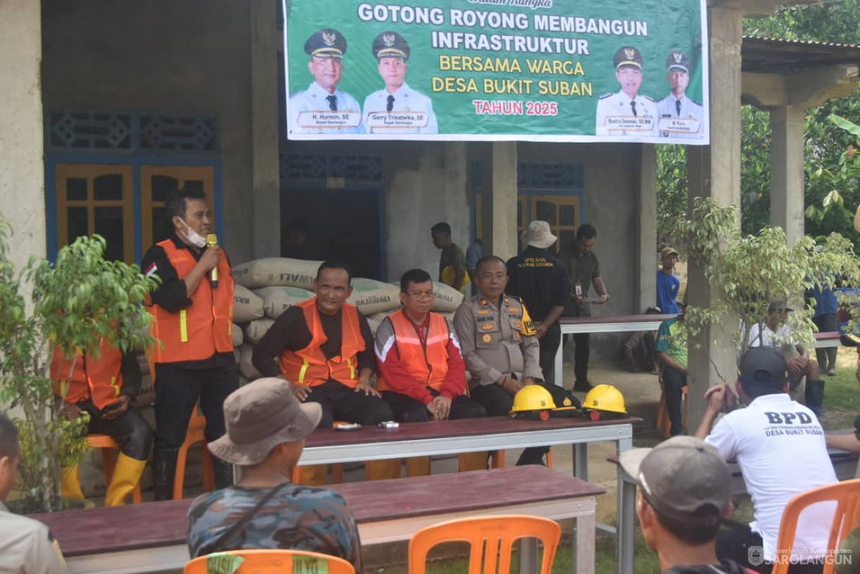 5 November 2025 Gotong Royong di Desa Bukit Suban Kecamatan Air Hitam