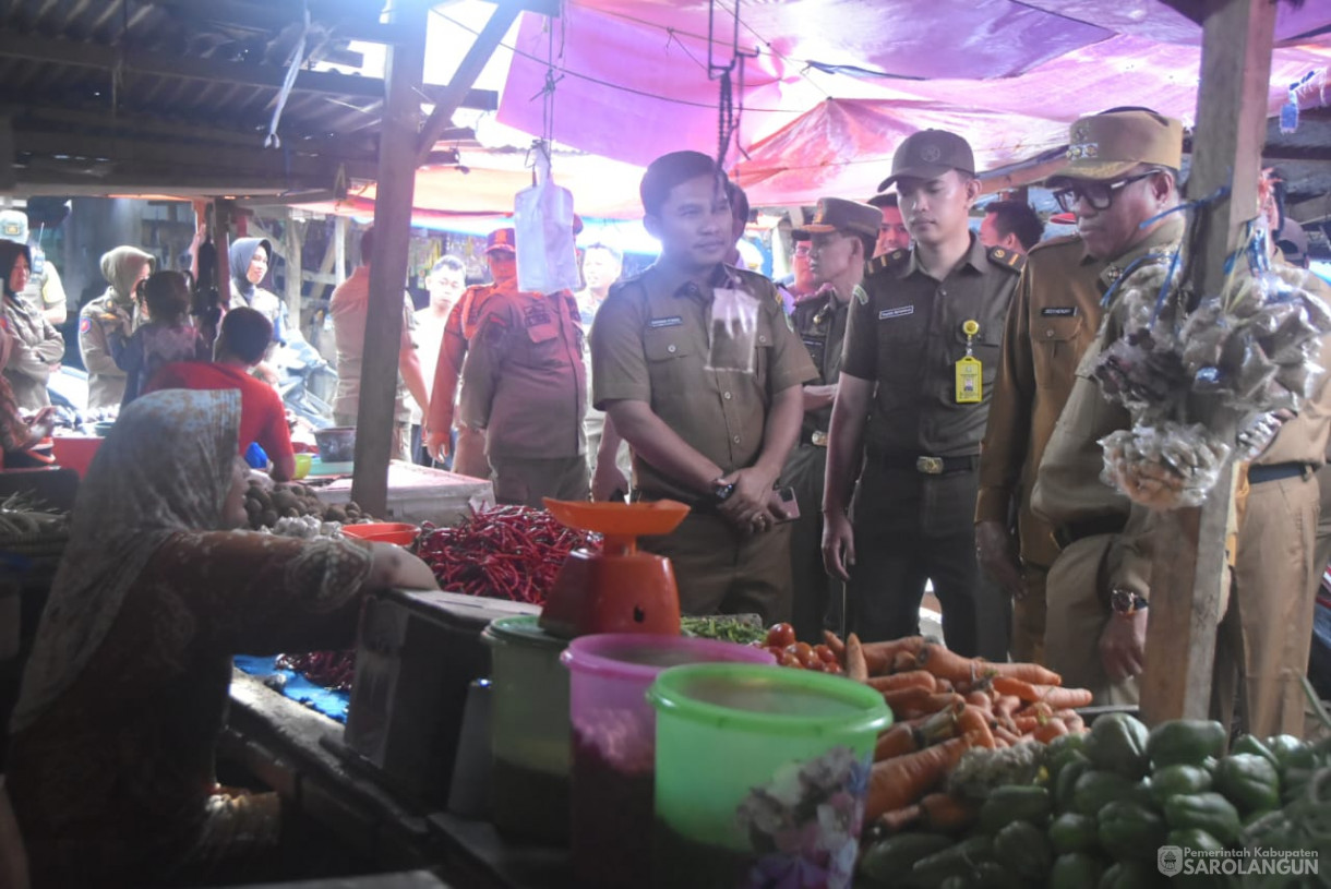 23 Desember 2024 - Sidak Pasar Menjelang Nataru, Bertempat di Pasar Atas Sarolangun