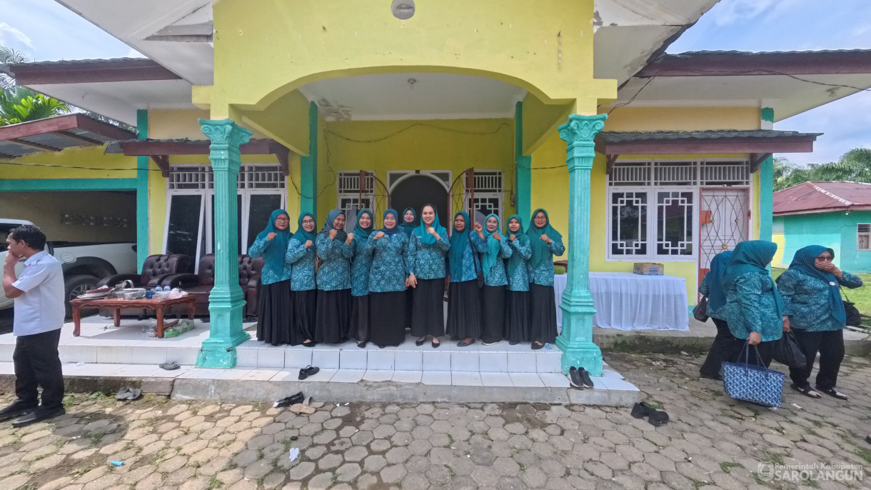 11 Juni 2025 -&nbsp;Kunjungan Ketua TP PKK kabupaten Sarolangun Beserta Rombongan Dalam Rangka Kunjungan Kerja Dan Pembinaan 10 Program Pokok PKK Kecamatan Air Hitam
