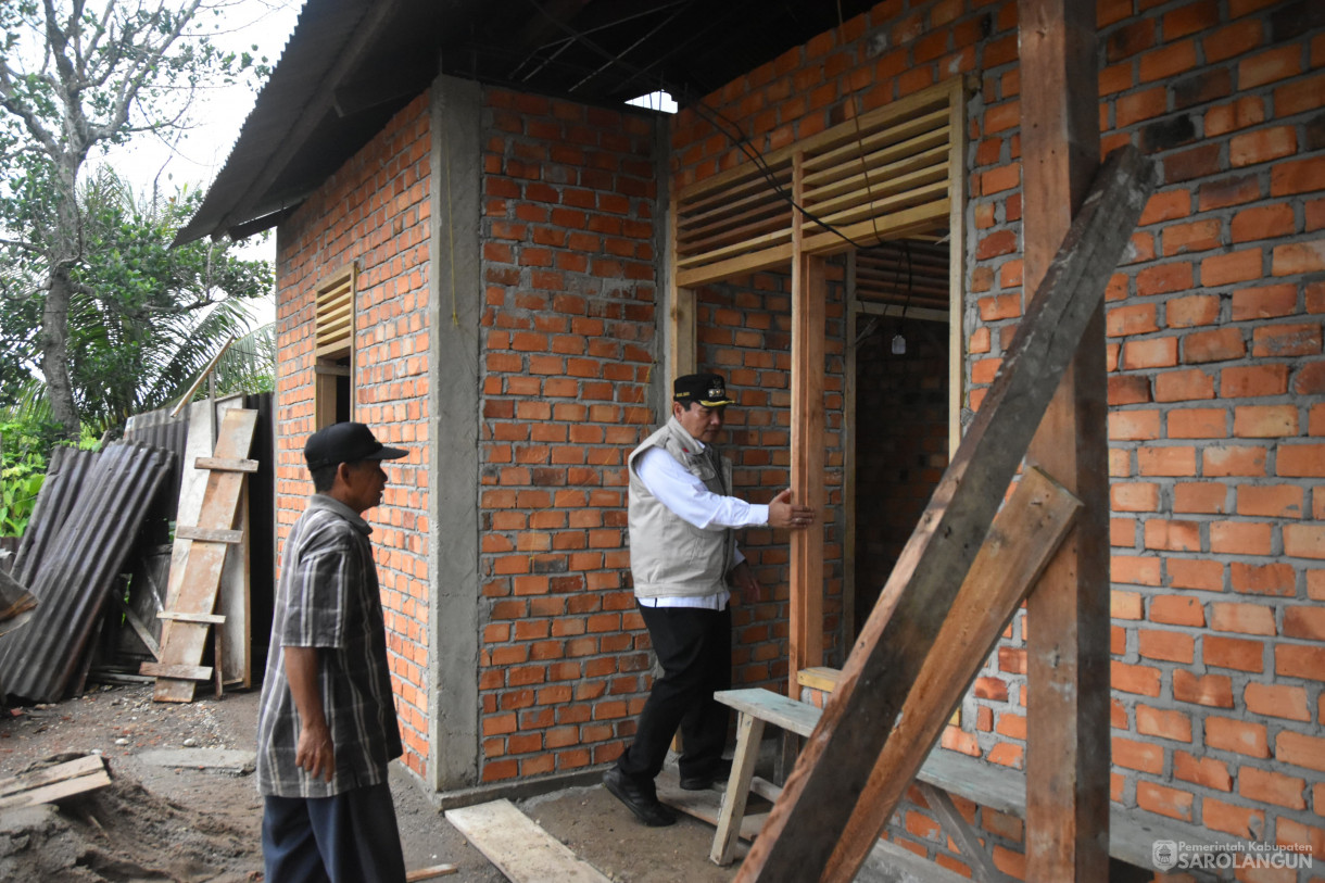 6 Desember 2023 - Meninjau Program Pembangunan Rumah Layak Huni Dalam Rangka Penanganan Kemiskinan Ekstrim Di Desa Sungai Baung Dan Desa Bernai Kecamatan Sarolangun