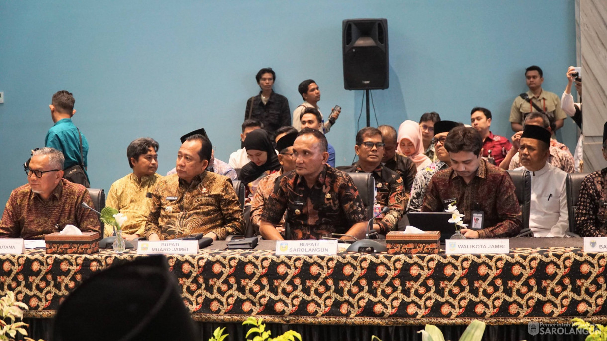 20 Februari 2026 Kegiatan Kunjungan Kerja Reses Komisi II DPR RI di Gedung Mahligai 9 Bank Jambi