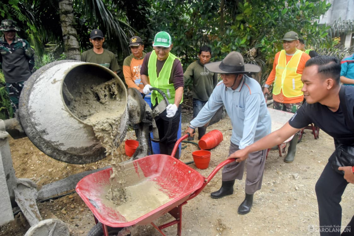 30 November 2025&nbsp; Gotong Royong Membangun Infrastruktur Bersama Masyarakat Desa Sungai Merah Kecamatan Pelawan
