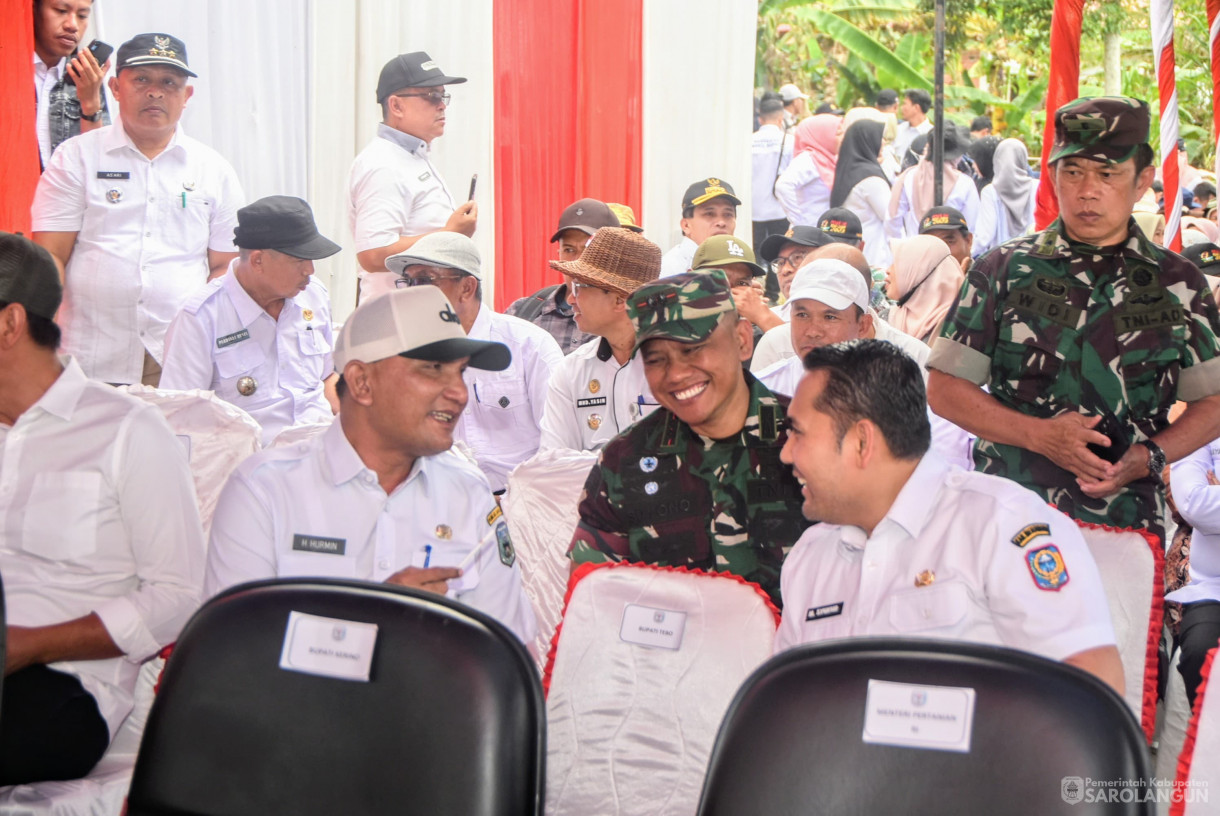 23 Juli 2025 - Kunjungan Kerja Menteri Pertanian RI Dalam Rangka Mendukung Pelaksanaan Program Swasembada pangan di Desa Tanjung Mudo Kecamatan Sitinjau Laut Kabupaten Kerinci