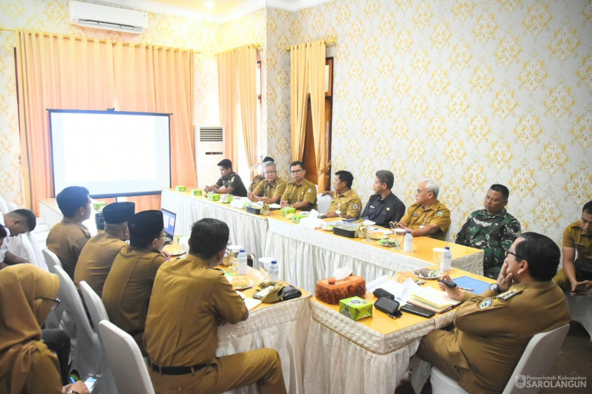 11 September 2023 - Penjabat Bupati Sarolangun Menghadiri Rapat TPID Melalui Zoom Meeting di Rumah Dinas Bupati Sarolangun