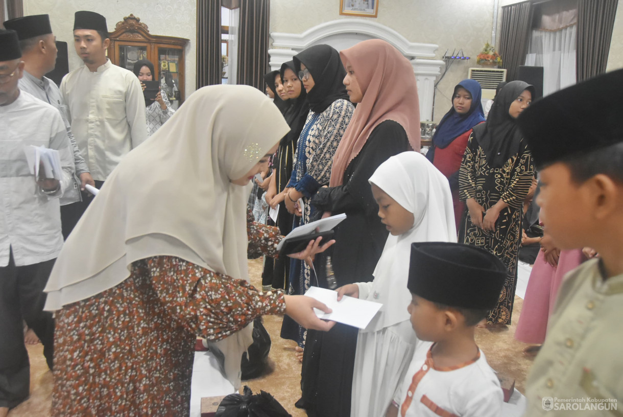 2 Januari 2025 - Yasinan Dan Doa Bersama Serta Santunan Kepada Anak Yatim, Bertempat di Rumah Dinas Bupati Sarolangun