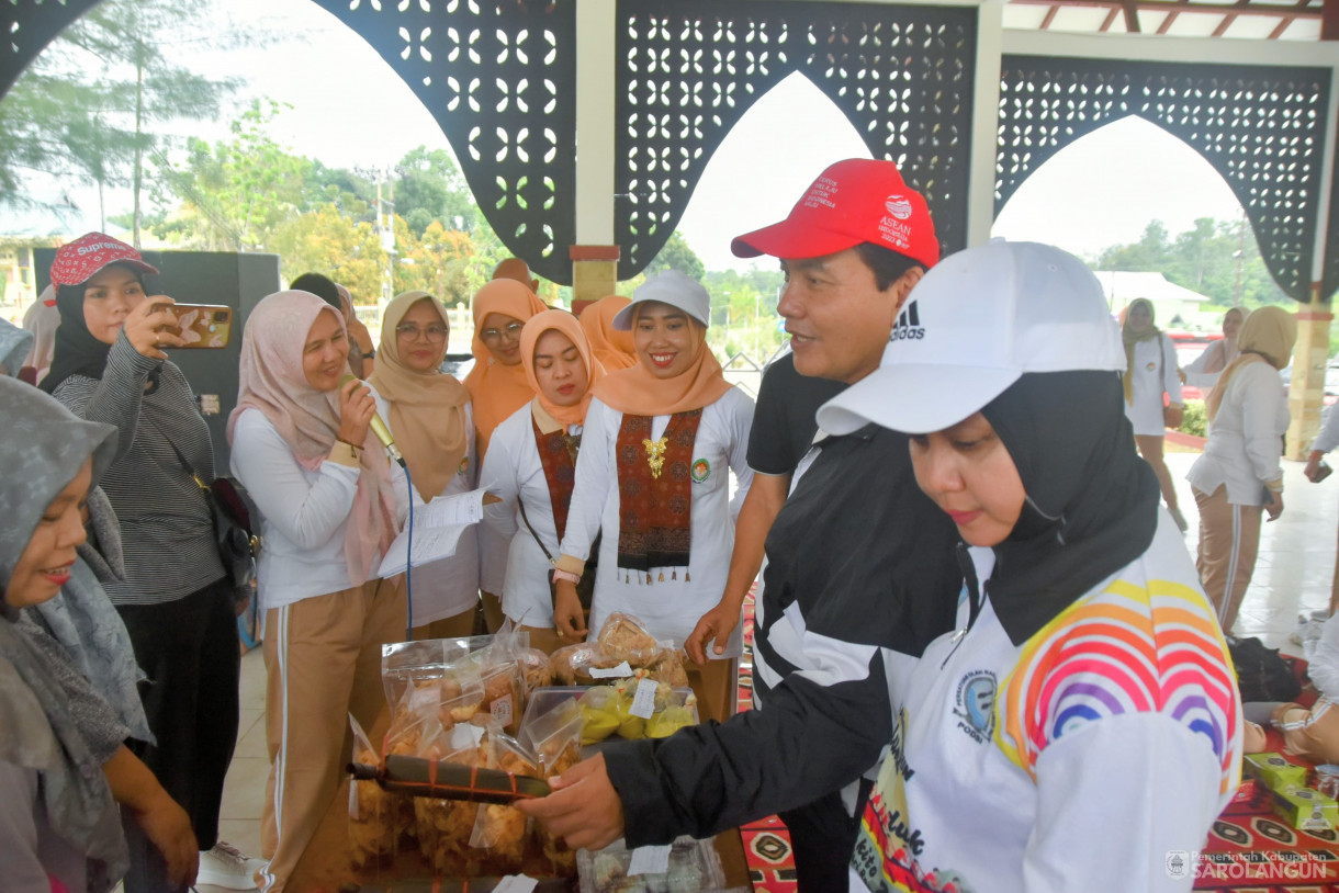 21 Juni 2024 -  Jalan Santai  Dan Olahraga Di Komplek Perkantoran Gunung Kembang Sarolangun