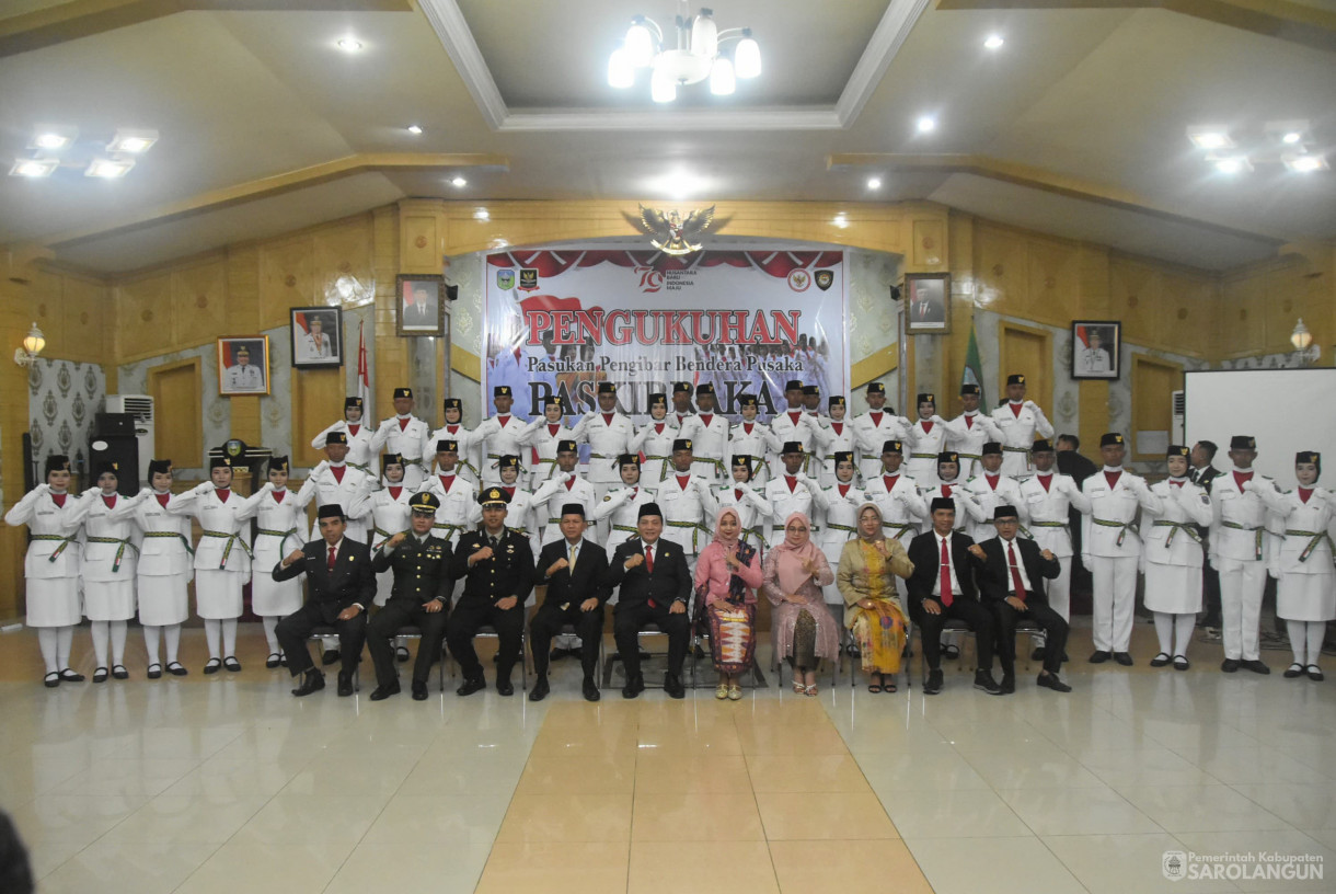 15 Agustus 2024 -&nbsp;Pengukuhan Pasukan Pengibar Bendera Pusaka, Bertempat di Aula Utama Kantor Bupati Sarolangun