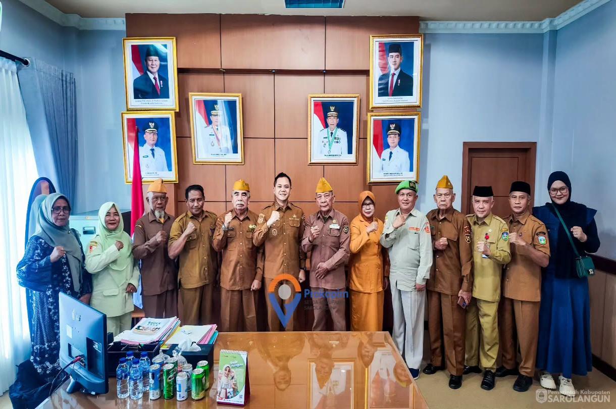 11 Agutstus 2026 Audiensi dengan Legium Veteran Republik Indonesia dan Pengurus Daerah Pemuda Panca Marga Provinsi Jambi di Ruang Kerja Wakil Bupati Sarolangun