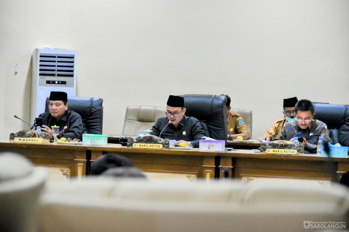 5 Desember 2023 - Rapat Paripurna Tingkat 2 Laporan Banggar Dan Penandatanganan Persetujuan Bersama Terhadap Rancangan Peraturan Daerah APBD Kabupaten Sarolangun Tahun Anggaran 2024