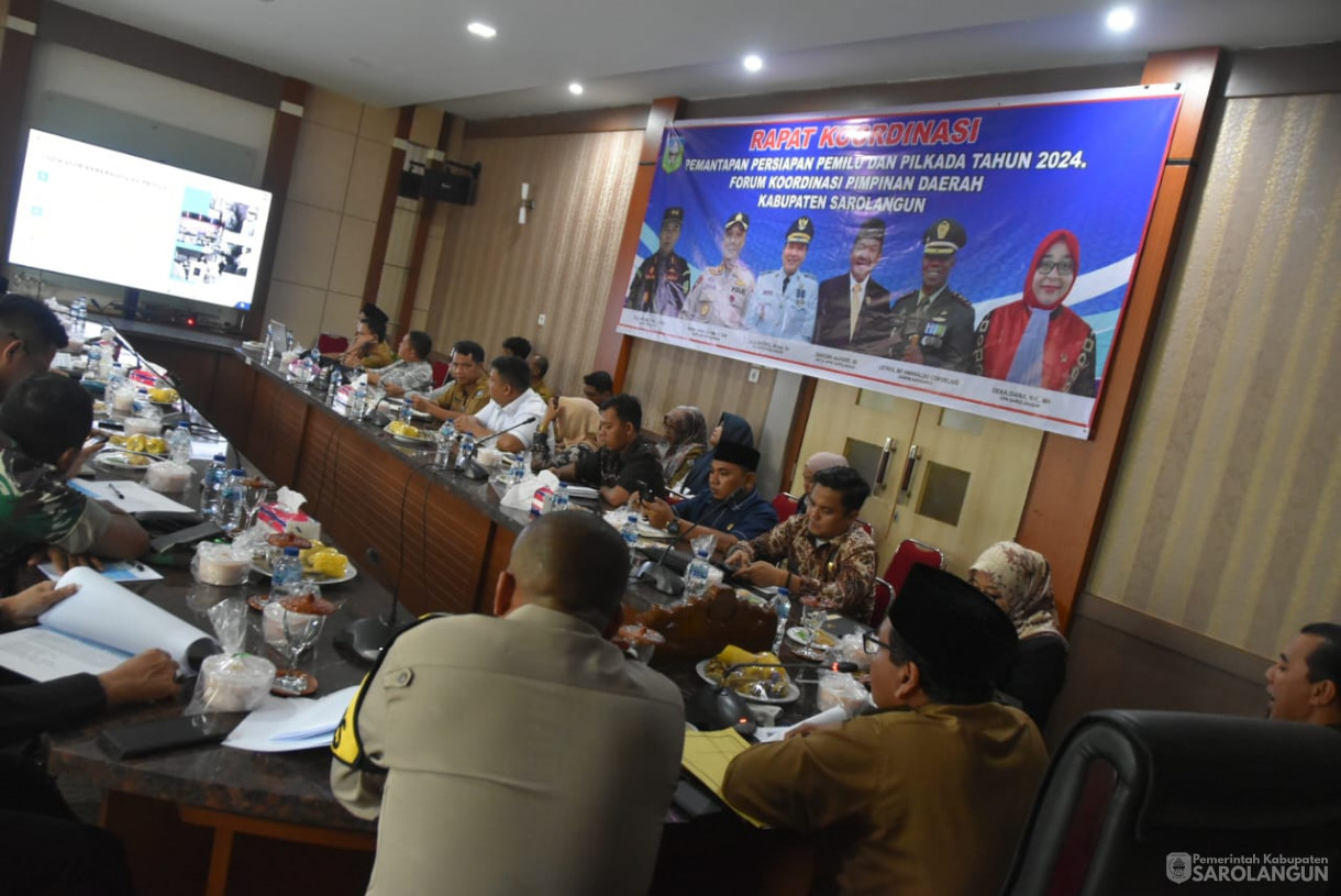 4 Oktober 2023 - Penjabat Bupati Sarolangun Memimpin Rapat Koordinasi Pemantapan Persiapan Pemilu dan Pilkada Tahun 2024 di Ruang Pola Utama Kantor Bupati Sarolangun