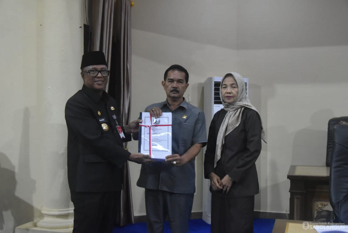 21 November 2024 - Rapat Paripurna Tingkat I Tahap I, Bertempat di Kantor DPRD Kabupaten Sarolangun