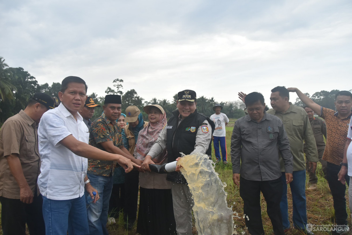 10 Agustus 2024 -&nbsp;Penyerahan Pompa Air di Kelompok Tani Lesung Batu, Bertempat di Desa Panegah Kecamatan Pelawan