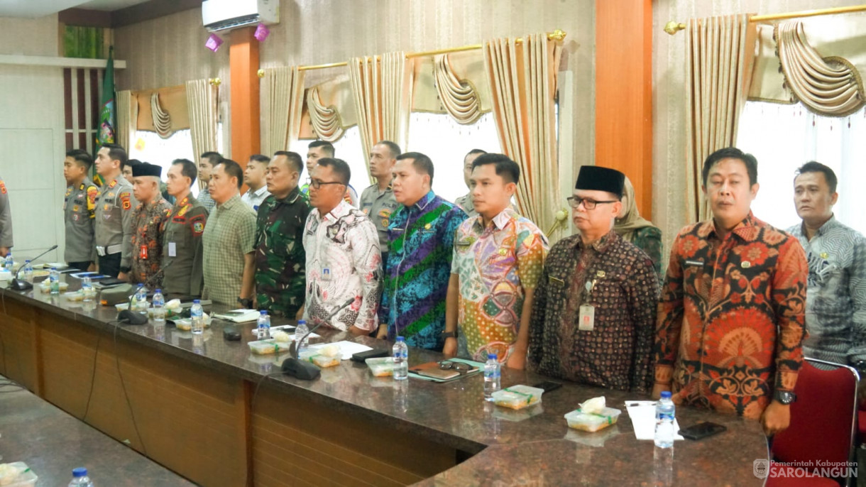 Rapat Bersama Forkompimda Dalam Rangka Mengantisipasi Momentum Natal Tahun 2025