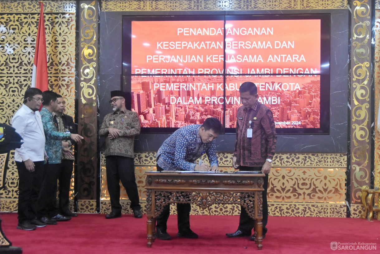 1 November 2024 -&nbsp;Penandatanganan Kesepakatan Kerjasama Dan Perjanjian Bersama Antara Pemerintah Provinsi Jambi Dengan Pemerintah Kabupaten Kota Dalam Provinsi Jambi, Bertempat di Aula Kantor Gubernur Jambi
