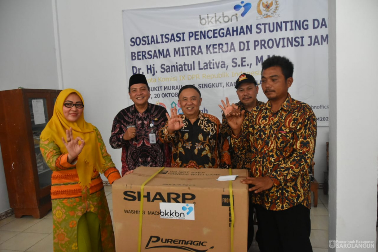 20 Oktober 2023 - Penjabat Bupati Sarolangun Menghadiri Sosialisasi Pencegahan Stunting Dari Hulu Bersama Mitra Kerja Di Provinsi Jambi di Desa Pasar Singkut