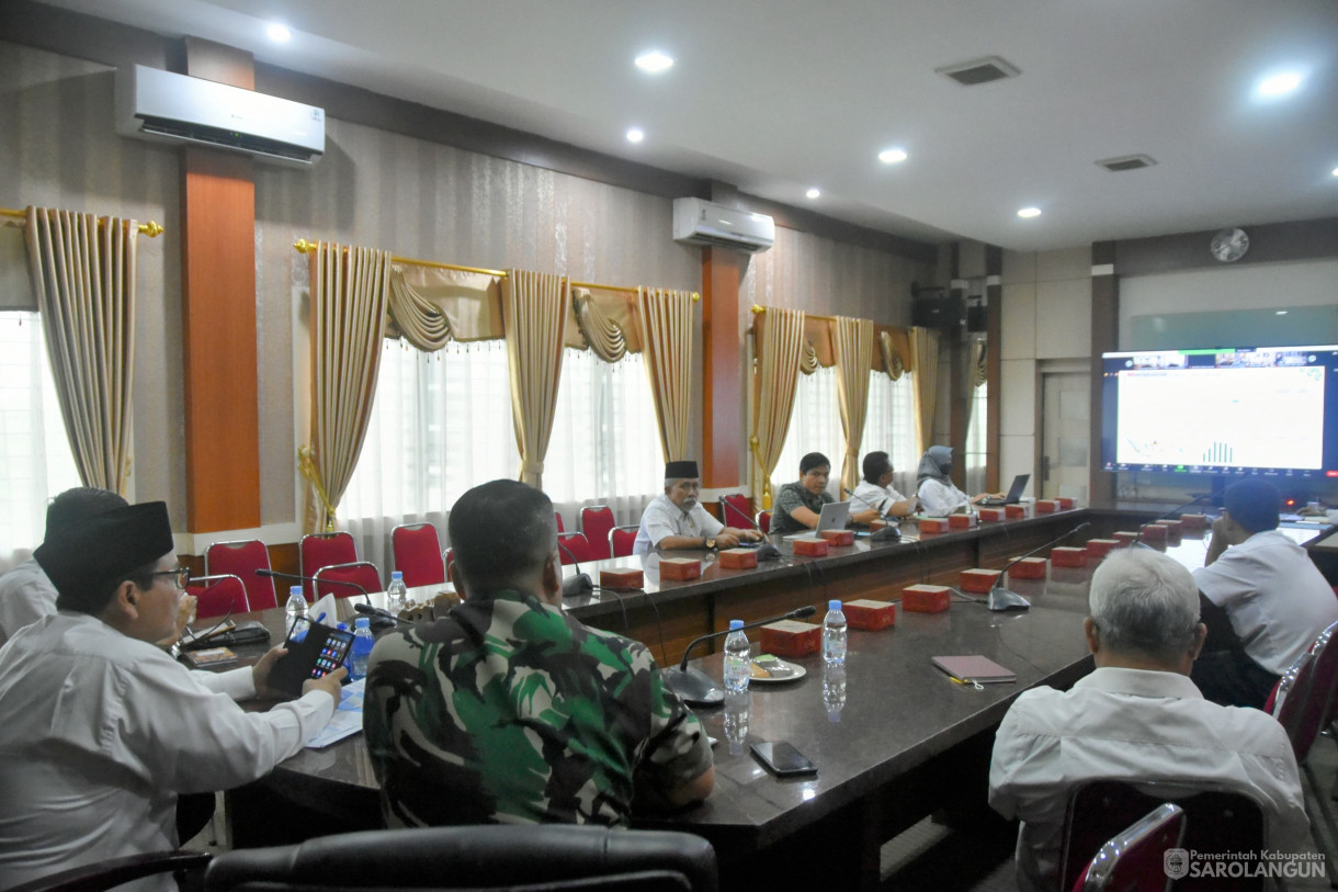 27 Desember 2023 - Rapat TPID Via Zoom Meeting Di Ruang Pola Utama Kantor Bupati Sarolangun