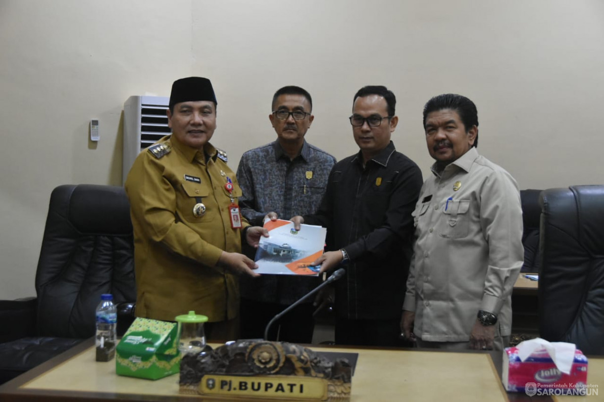 29 April 2024 - Rapat Paripurna Tingkat 1 Tahap 2 Di Gedung DPRD Kabupaten Sarolangun