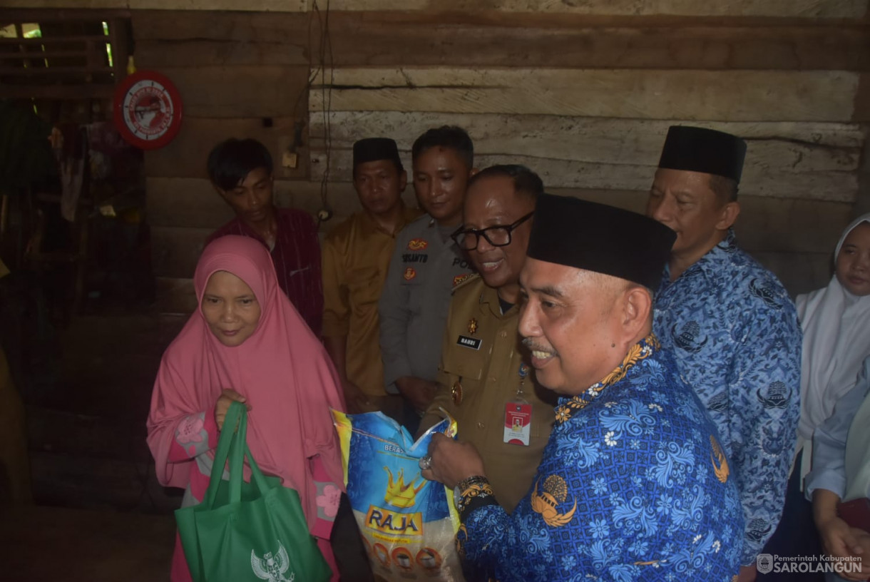 17 Desember 2024 - Penyerahan Bantuan Sosial dan Baznas Di Desa Batu Putih Kecamatan Pelawan