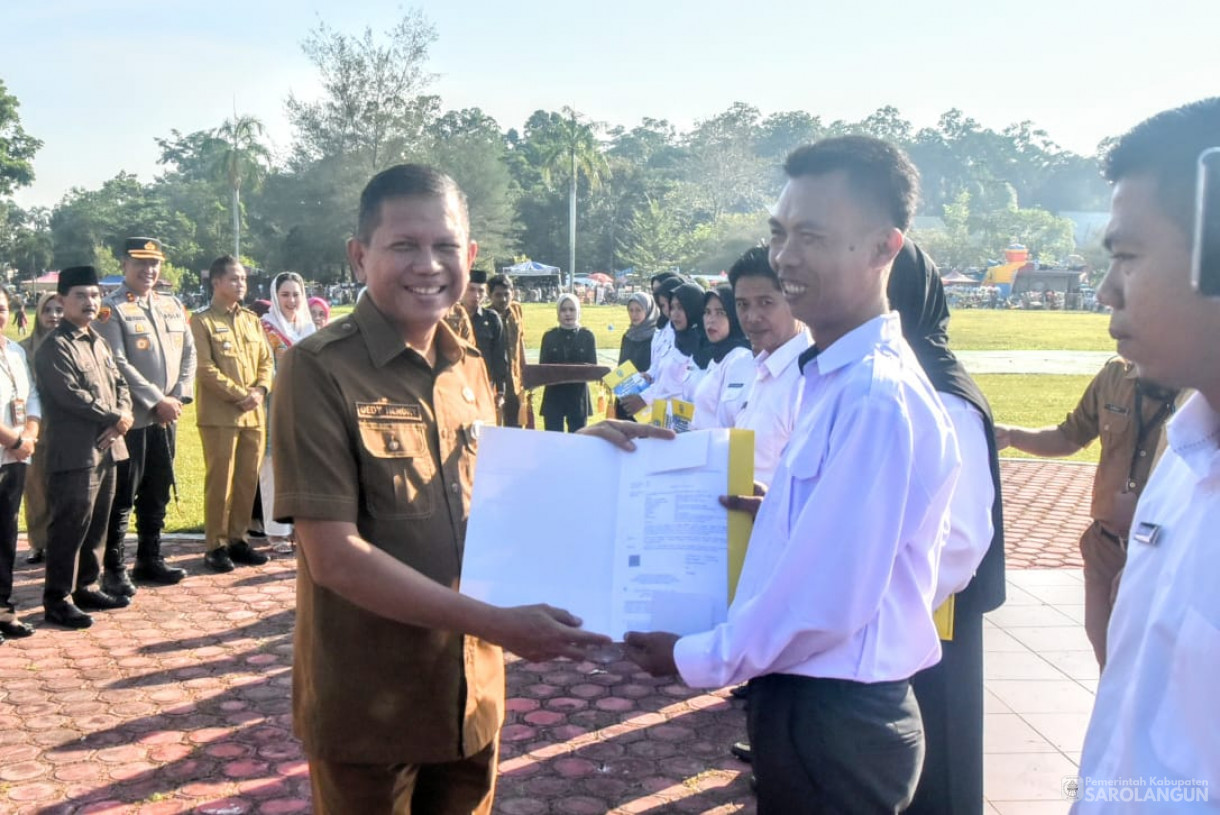 21 Juli 2025 -&nbsp;Penyerahan SK PPPK Tahap I Tahun 2024