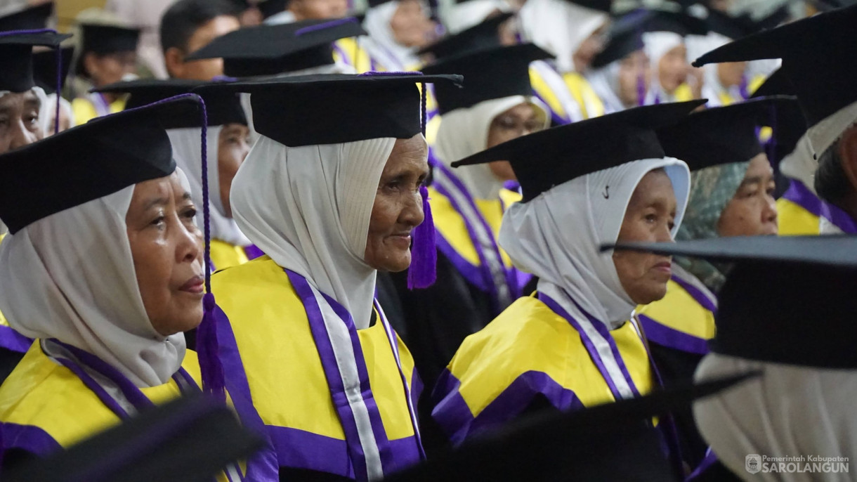 24 Februari 2026&nbsp;Wisuda Sekolah Lansia Sarolangun di Aula Utama Kantor Bupati Sarolangun