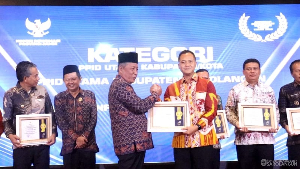 Malam penganugerahan PPID keterbukaan informasi Publik Tingkat Kab kota Provinsi Jambi Tahun 2025