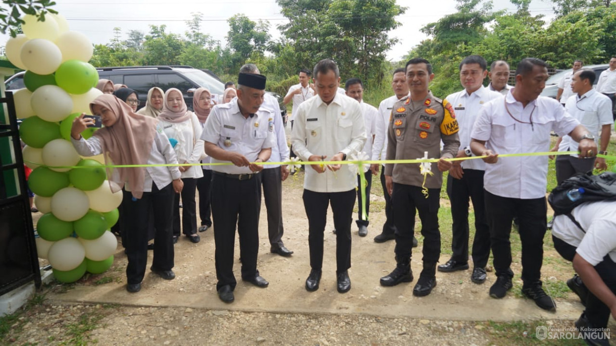 5 November 2025 Penyerahan Sembako Penanggulangan Inflasi dan Kemiskinan Ekstrin