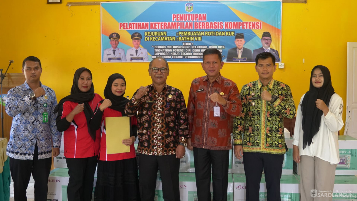 12 Juni 2025 - Penutupan Pelatihan Keterampilan Berbasis kompetensi Bertempat di Ruang Aula Kantor Camat Batin VIII