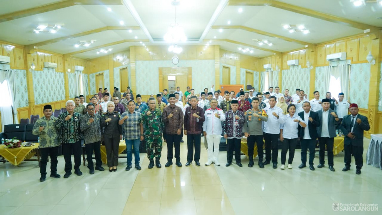 23 Oktober 2025&nbsp; Pembukaan Musyawarah Cabang Luar Biasa Pemilihan Ketua APDESI Merah Putih Kab Sarolangun Periode 2025 sd 2030 Bertempat di ruang pola kantor bupati Sarolangun