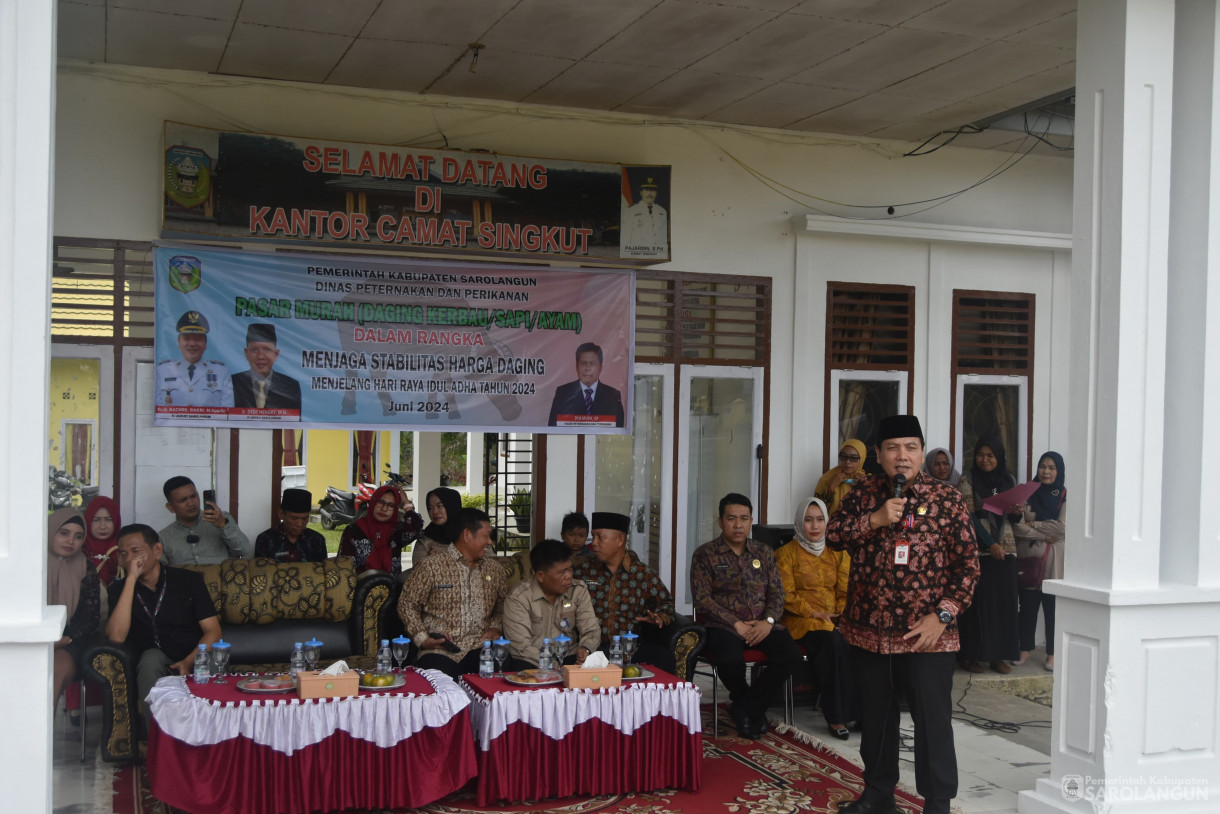 13 Juni 2024 - Gerakan Pasar Murah Daging Kerbau Sapi Ayam Dalam Rangka Menjaga Stabilitas Harga Daging Menyambut Hari Raya Idul Adha Di Kantor Camat Singkut