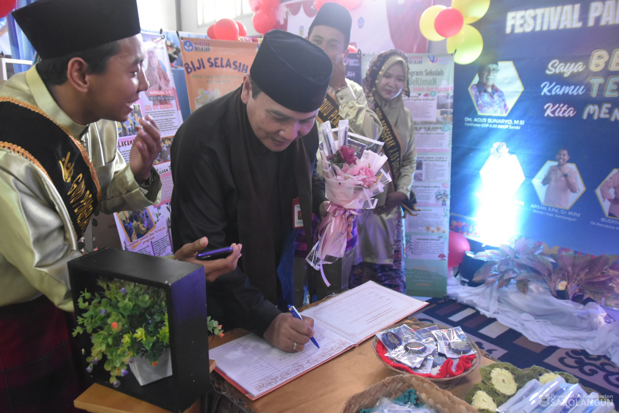 30 April 2024 - Launching Lokakarya 7 Panen Hasil Belajar Di Aula Dinas Pendidikan Sarolangun