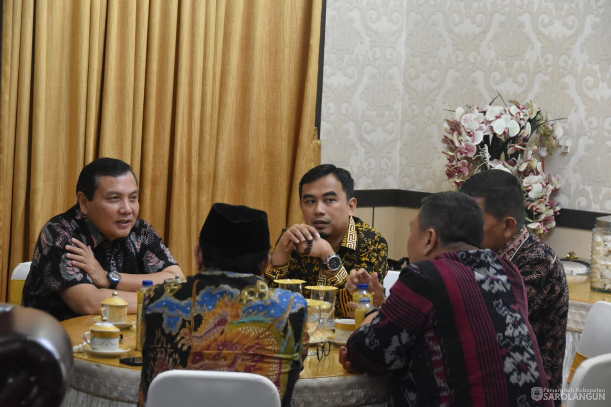 5 September 2023 - Penjabat Bupati Sarolangun Dr. Ir. Bachril Bakri, M.App.Sc Makan Malam Bersama Tim Penilaian Kota Sehat Kementerian Kesehatan Di Rumah Dinas Bupati Sarolangun