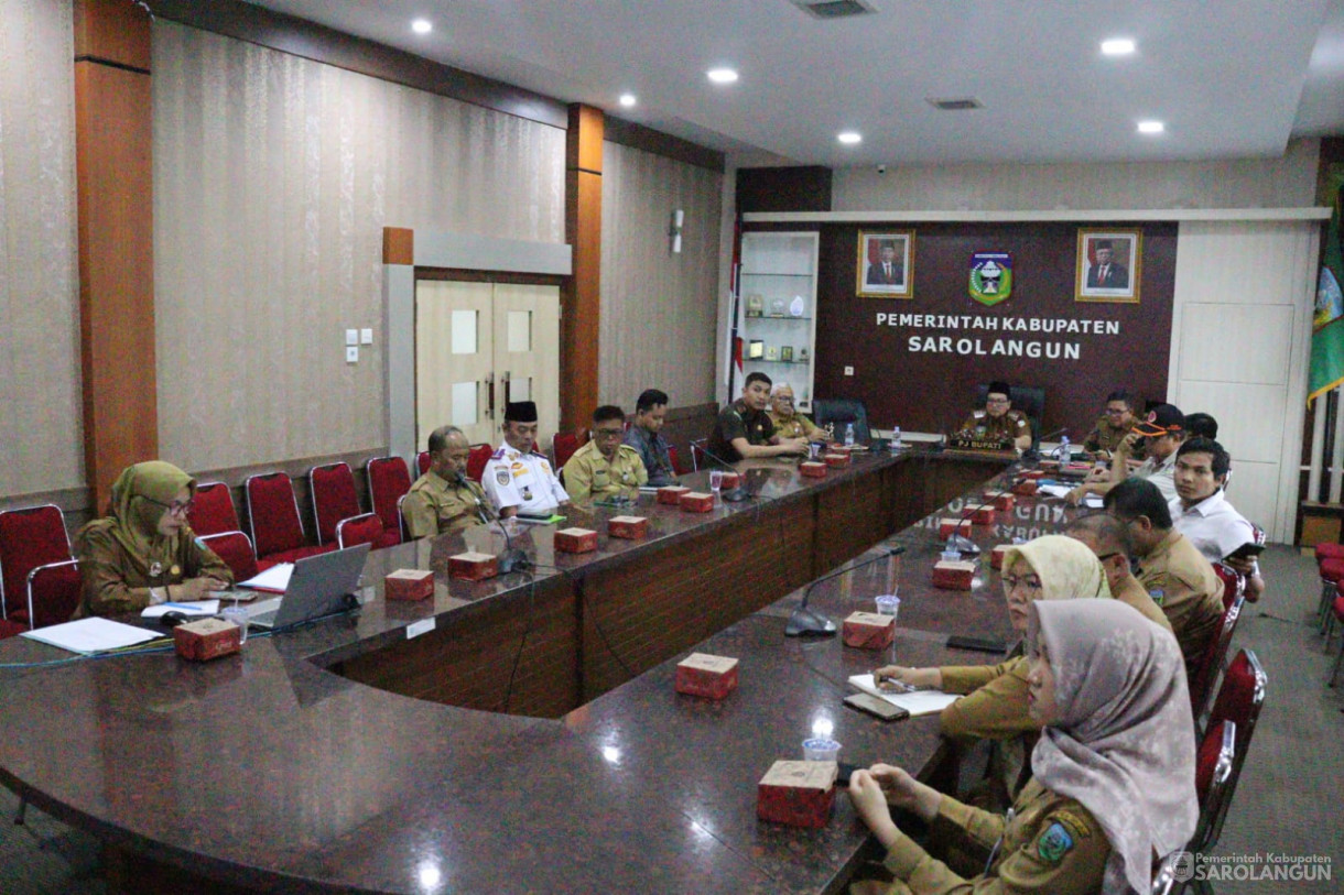 15 Januari 2024 - Rapat TPID Via Zoom Meeting Di Ruang Pola Utama Kantor Bupati Sarolangun