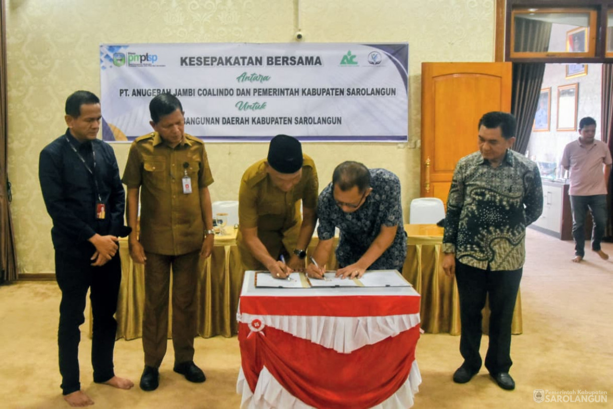 23 September 2025&nbsp; &nbsp;Kesepakatan Bersama PT Anugerah Jambi Coalindo&nbsp; dengan Pemerintah Kabupaten Sarolangun di Rumah Dinas Bupati Sarolangun