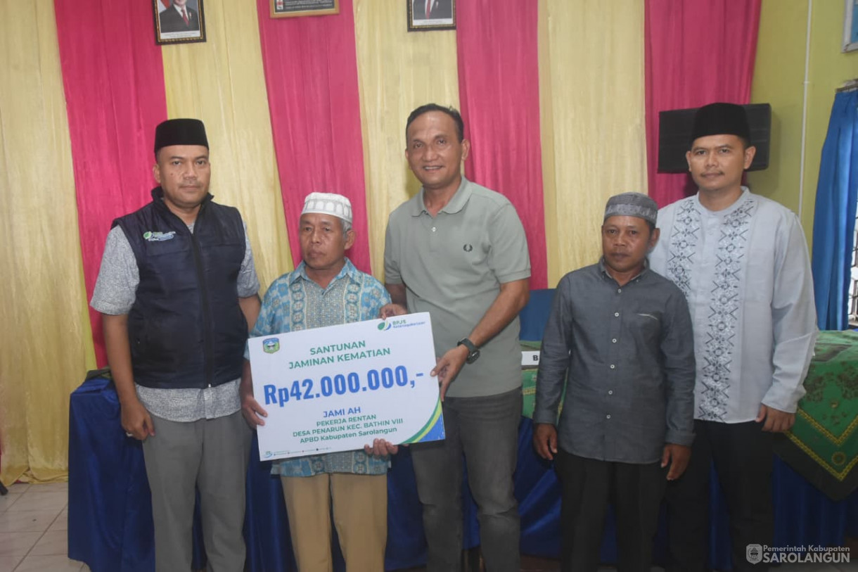 21 November 2025 Santunan Klaim BPJS Ketenagakerjaan untuk Pekerja Rentan di Kantor Desa Penarun