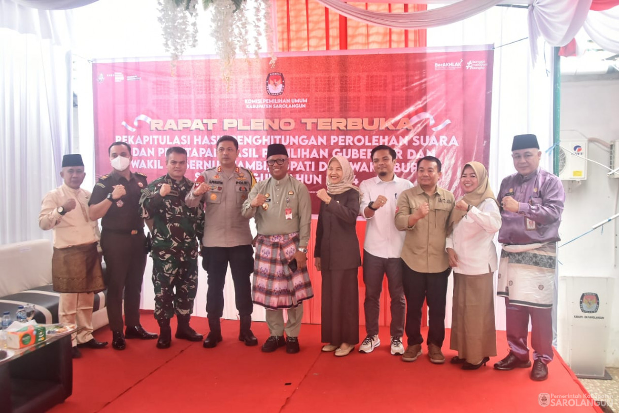 2 Desember 2024 - Rapat Pleno Terbuka Rekapitulasi Hasil Penghitungan Perolehan Suara Dan Penetapan Hasil Pemilihan Gubernur Dan Wakil Gubernur, Bupati Dan Wakil 