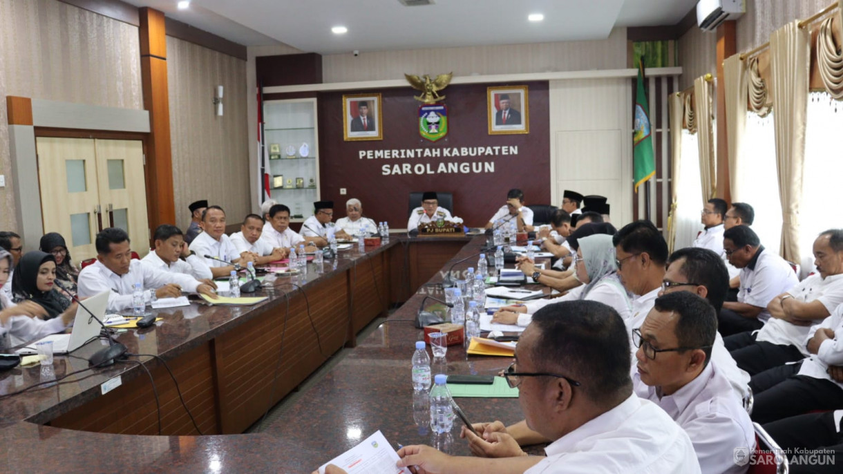 27 Desember 2023 - Pejabat Bupati Sarolangun Memimpin Langsung Rapat Pencapaian Realisasi APBD Tahun 2023