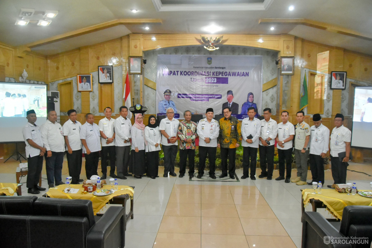 20 Desember 2023 - Rapat Koordinasi Kepegawaian Tahun 2023  Di Ruang Aula Utama Kantor Bupati Sarolangun