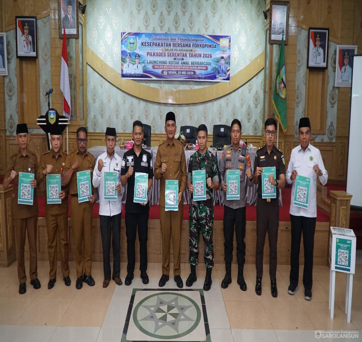 25 Mei 2026 Bupati Sarolangun membuka Acara Sosialisasi dan Penandatanganan Kesepakatan bersama Forkopimda dalam Pelaksanaan Pilkades Serentak Tahun 2026 serta Launching Kotak Amal Berbarcode di Wilayah Kabupaten Sarolangun