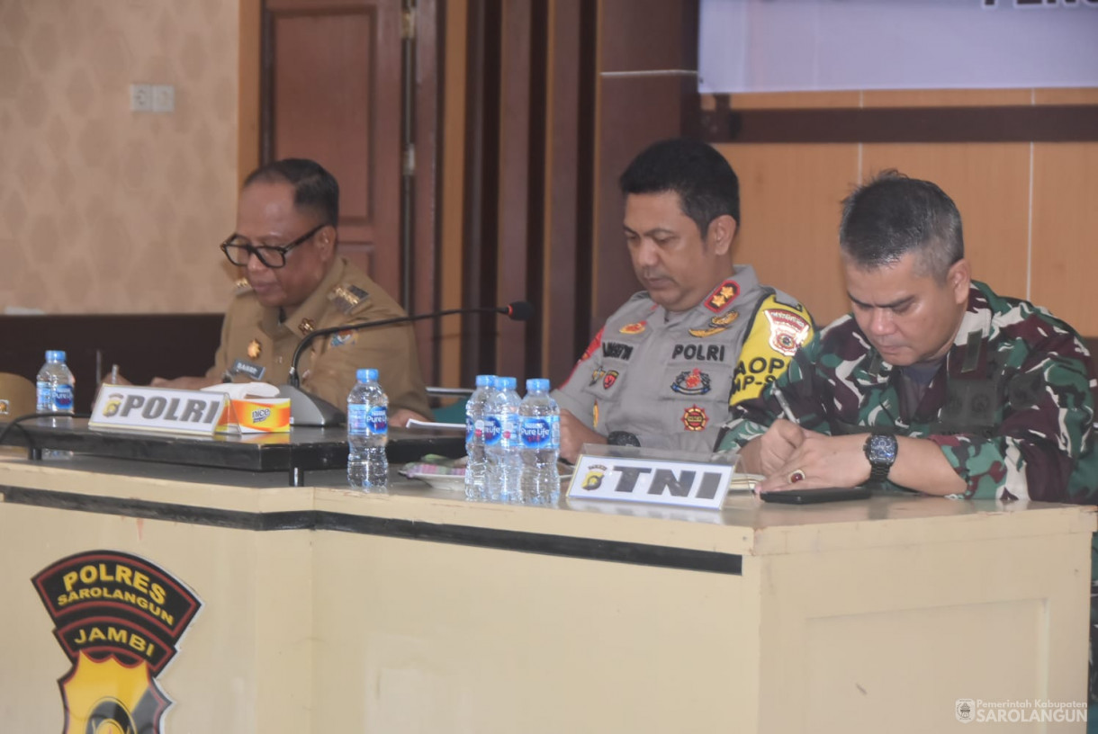 17 Desember 2024 - Rapat Koordinasi Lintas Sektoral Dalam Rangka Kesiapan OPS Lilin di Aula Polres Sarolangun