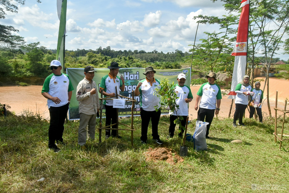 12 Juni 2024 -  Hari Lingkungan Hidup Sedunia Dengan Tema Penyelesaian Krisis Iklim Dengan Inovasi Dan Prinsip Keadilan Di Desa Monti Kecamatan Limun Dan Penebaran Beni