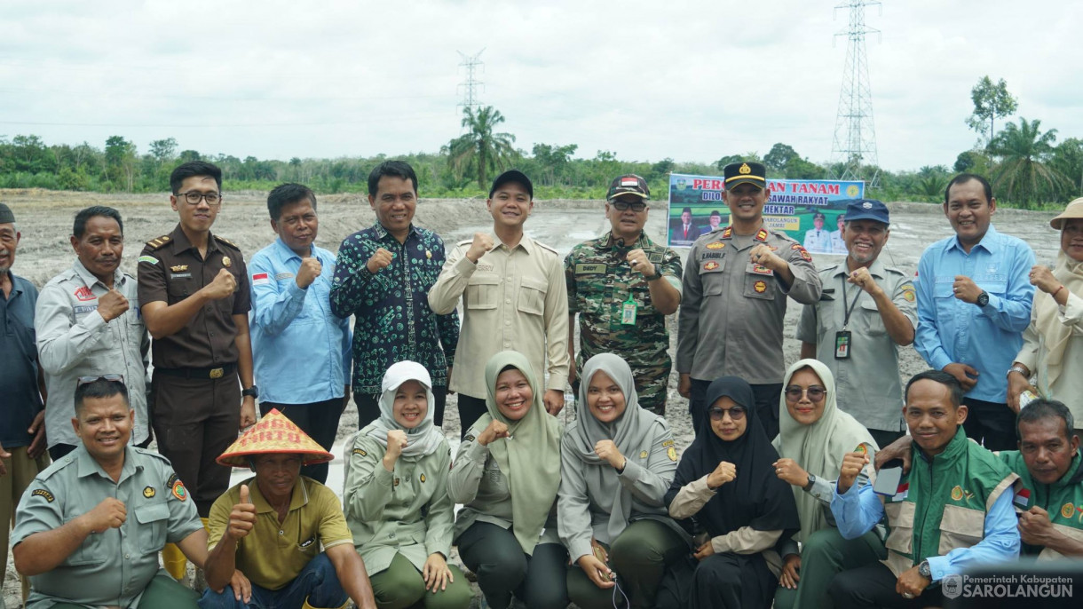 9 April 2026 Wakil bupati Sarolangun mengikuti percepatan tanam Dilokasi cetak sawah rakyat 10.000 hektar, kabupaten sarolangun