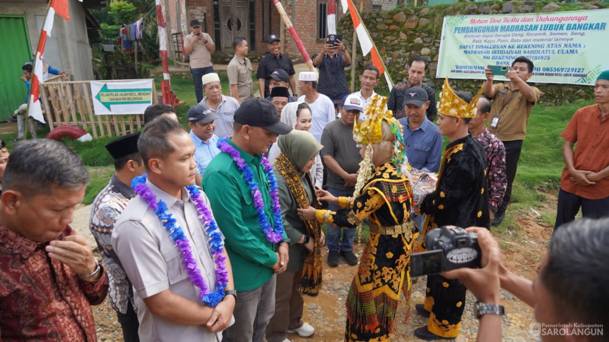 25 Oktober 2025&nbsp; Resmikan Destinasi Wisata Puncak Bukit Tempurung Desa Lubuk Bangkar dan Bersama BUMDes Lubuk Bangkar Tanam Cabe dan Sayuran Di Kawasan Puncak Bukit Tempurung&nbsp;&nbsp;